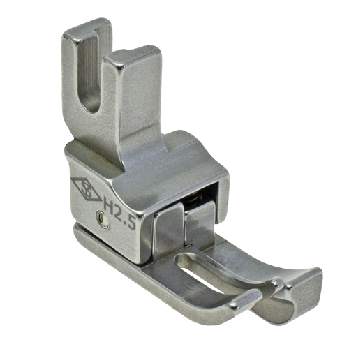 [13540/25] Right Compensating Presser Foot, 2.5mm - Low Shank  # H25-2.5mm (YS)